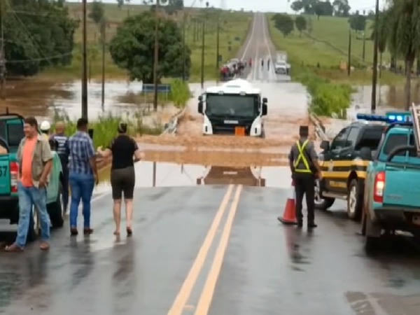 Amambay sufre graves inundaciones por desborde de cauces hídricos - La Tribuna