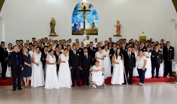 En Villarrica 51 parejas unieron sus vidas en matrimonio múltiple