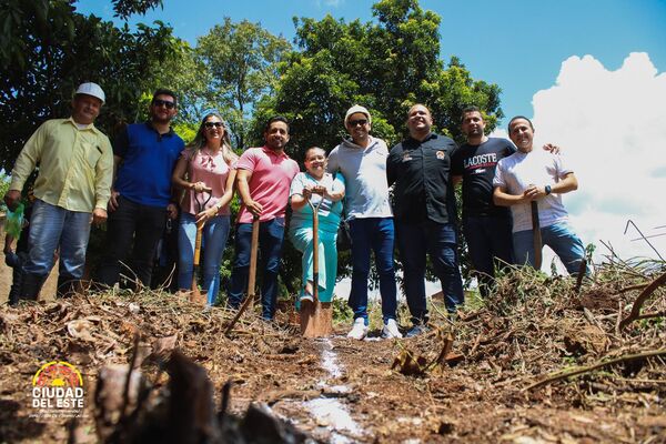 Comuna esteña inicia construcción de viviendas sociales con ladrillos ecológicos - La Clave