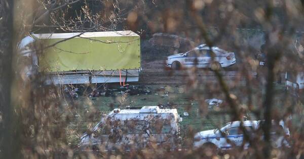 La Nación / Bulgaria: hallan muertos a 18 migrantes en un camión abandonado