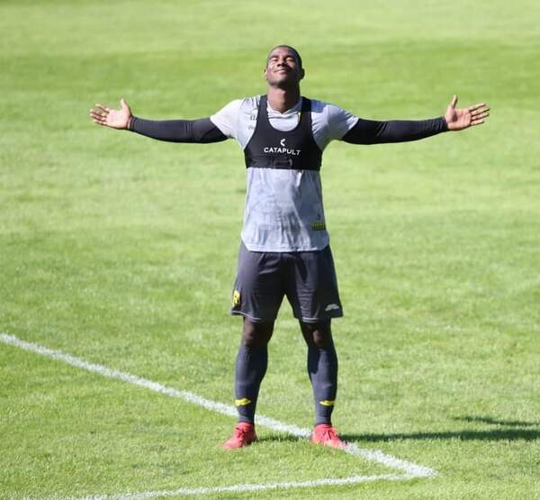 FIFA levanta inhibición de contratar y Jhohan Romaña es nueva incorporación de Olimpia | 1000 Noticias