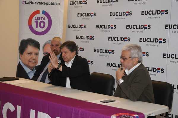 Diario HOY | Ratifican chapa Acevedo-Querey: “Efraín jamás se acercó”