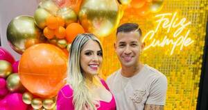 La Nación / Derlis González sorprendió a su esposa con romántica serenata por su cumpleaños