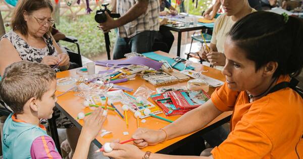 La Nación / Realizan jornadas de adaptación con útiles escolares para niños con discapacidad