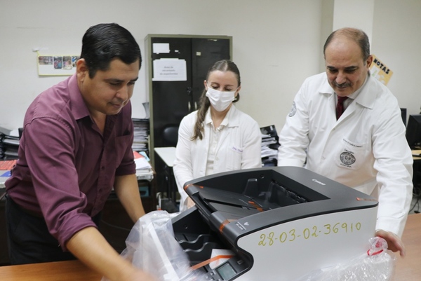 Clínicas adquirió equipamiento para avanzar hacia digitalización de su archivo central