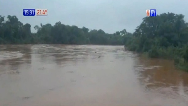 Amambay: Rescatan a nativos tras desborde del río Aquidabán - Noticias Paraguay