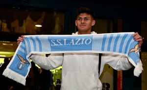 Versus / Lazio de Italia presentó oficialmente al paraguayo Diego González