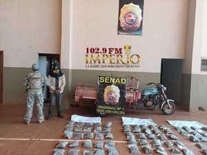 Senad detiene a un sujeto transportando paquetes de marihuana creepy en un motocarro - Radio Imperio