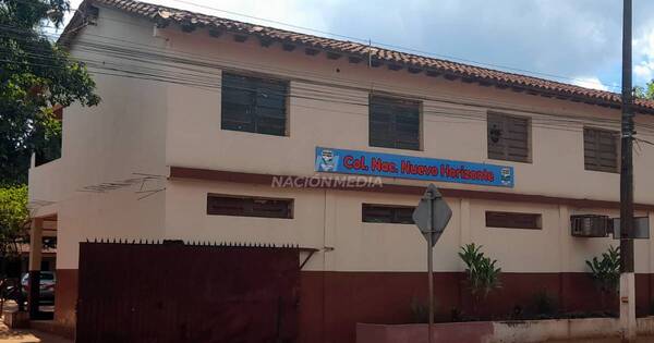 La Nación / En un colegio de CDE, inicio de clases será entre manifestaciones y reclamos