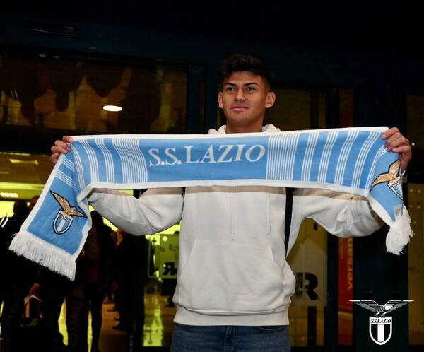 El paraguayo que fue presentado como nuevo jugar de la Lazio de Italia