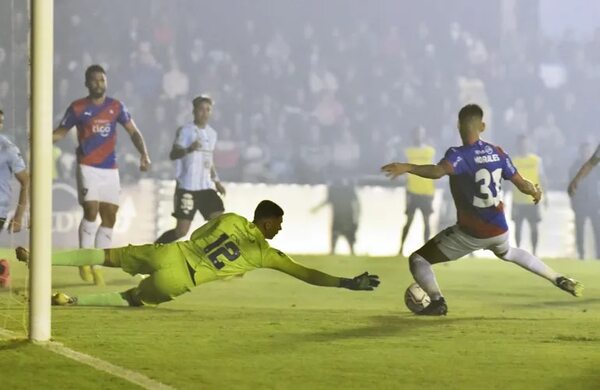 El Ciclón sopla con firmeza en debut de Sava - Fútbol - ABC Color