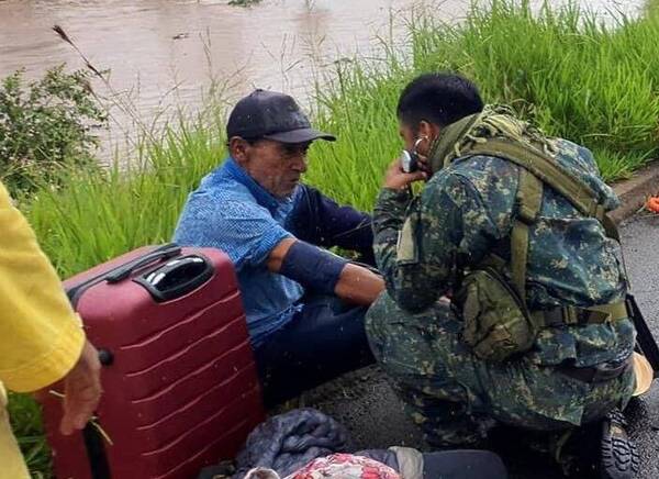 [VIDEO] La FTC rescata a familias afectadas por desborde del río Aquidabán