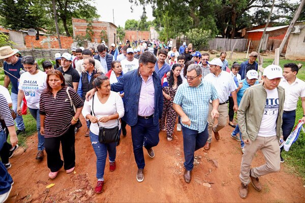 Efraín Alegre y Sole Núñez afirman que falta voluntad política para atender a comunidades indígenas - El Independiente