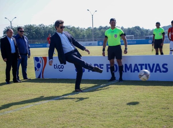 El balón comenzó a rodar en las Formativas - APF