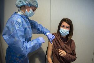 Diario HOY | Fin de semana de vacunación en shoppings y hospitales