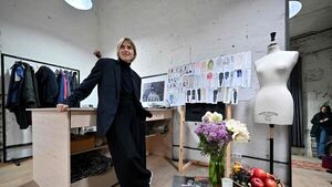 Diseñadora ucraniana Lilia Litkovska, en la Semana de la Moda en París