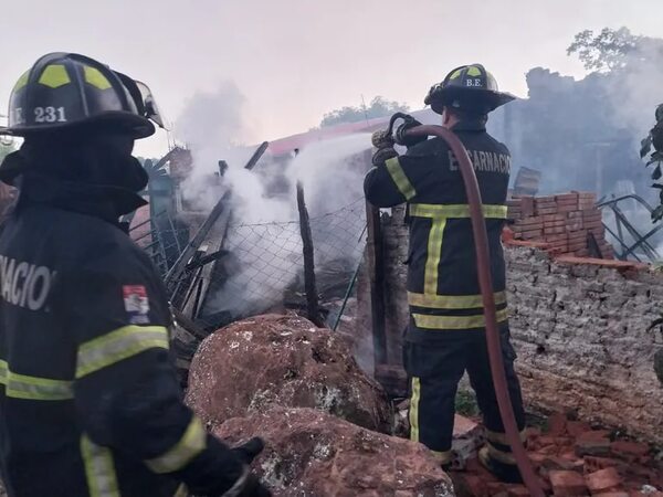 Dos incendios en el mismo barrio en Encarnación - Nacionales - ABC Color