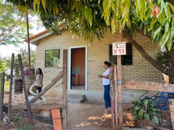 Construcción de viviendas para familias de Villa Elisa llega al 94% de ejecución - .::Agencia IP::.