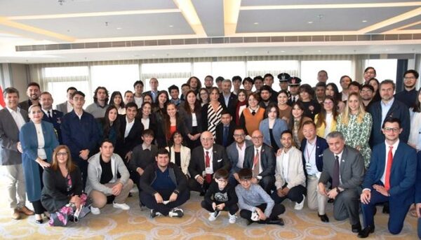Abdo se reunió con la colectividad de estudiantes paraguayos en Taiwán - El Trueno
