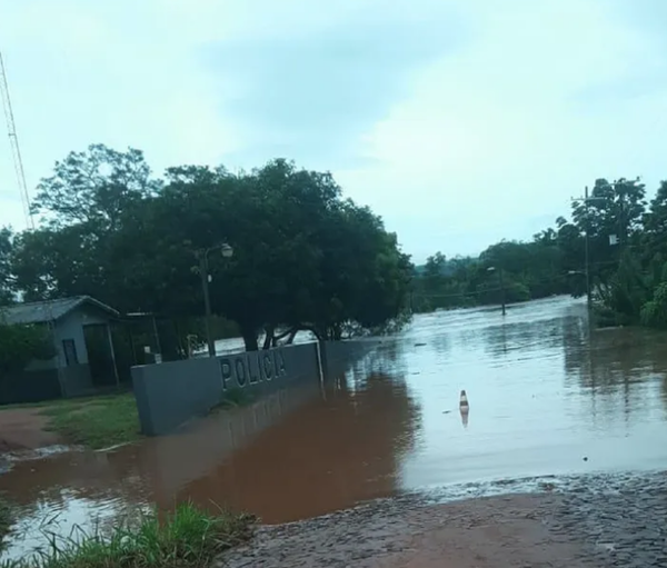 Comunidades siguen aisladas por el desborde del río Aquidabán