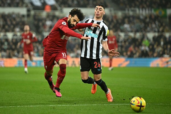 Versus / Con Miguel Almirón en cancha, Newcastle no pudo ante el Liverpool