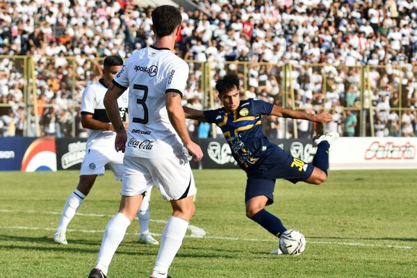 Trinidense golpea a Olimpia en la Villa triste de favoritos - La Tribuna
