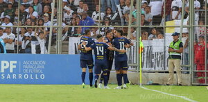 Versus / Con actitud y buen juego, Trindense le hizo "pisar tierra" a Olimpia