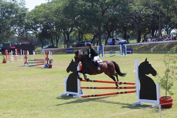 Hipismo: Subió el telón de la temporada hípica - Polideportivo - ABC Color