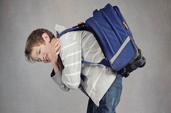 Instan a cuidar que la mochila escolar no tenga exceso de peso | 1000 Noticias