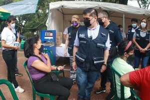 Exigirán carnet de vacunación o test COVID negativo para ingreso a eventos sociales | 1000 Noticias