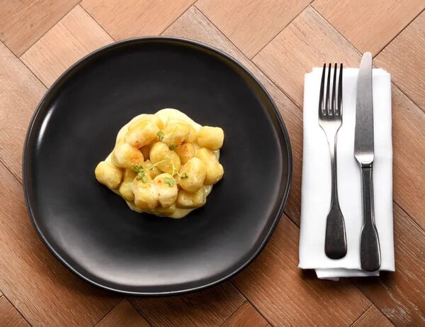 Pastas del domingo: ñoquis con salsa crema de azafrán a las finas hierbas - Gastronomía - ABC Color