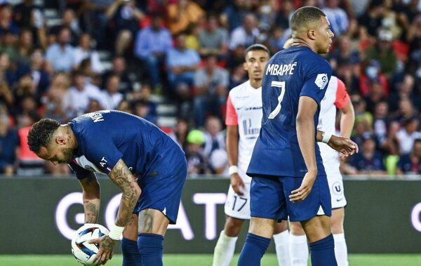 Versus / "Comer y dormir bien es un consejo para todo el mundo, no un dardo para 'Ney'", afirma Kylian Mbappé