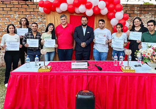 Tiki González apuesta por la educación de los jóvenes altoparanaenses | DIARIO PRIMERA PLANA