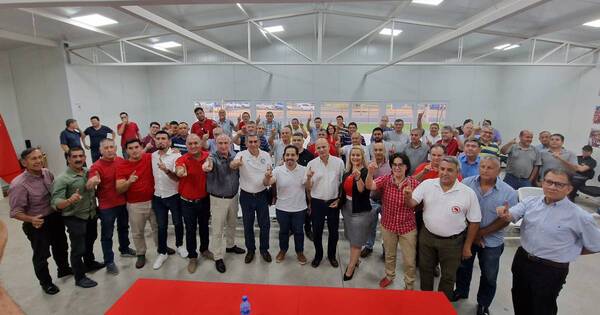 La Nación / Ojeda recibió el respaldo de varios sectores a su candidatura al Senado