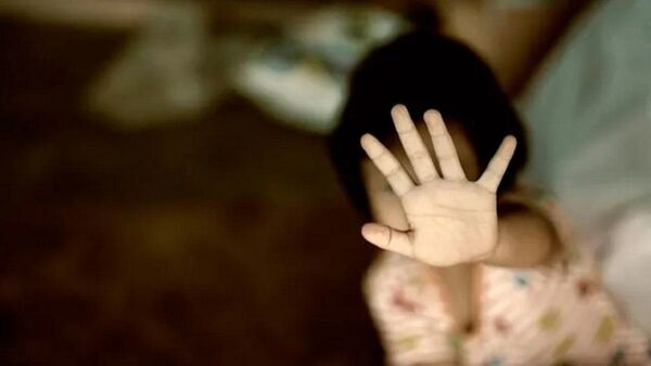 Abuelo es imputado por presuntamente abusar de su nieta de 4 años y filmarla
