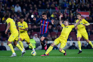 Versus / Con Arzamendia de titular, el Cádiz cae ante el Barcelona en el Camp Nou