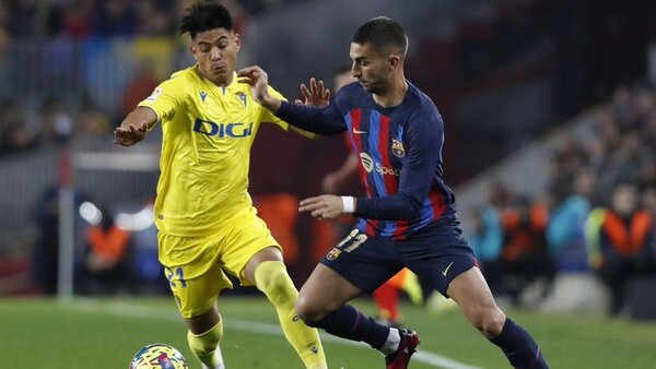 Barcelona derrota al Cádiz de Santiago Arzamendia