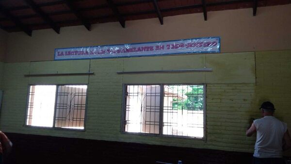 Hoy inician las clases, entre telas metálicas y repelentes
