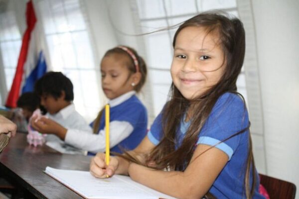 MÁS DE 1.200.000 ESTUDIANTES RETORNARÁN A CLASES ESTE LUNES 20 DE FEBRERO - Itapúa Noticias