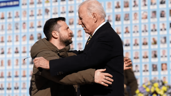 Joe Biden llegó a Ucrania para reunirse con Zelensky a un año de la invasión rusa