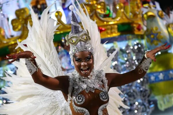 Regresó el Carnaval de Río con la “sensación de libertad y felicidad sin parangón, indescriptible” - Mundo - ABC Color
