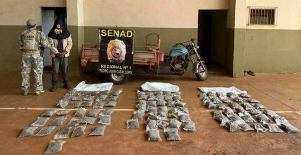 Cachan motocarro "narco" con abundante macoña