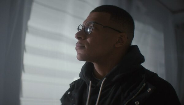 Versus / Kylian Mbappé y su otra pasión: La moda