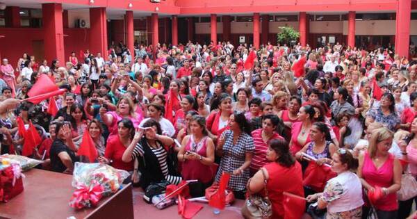 La Nación / Honor Patriótico homenajeará a la kuña guapa en su día