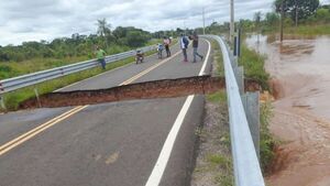 Desborde del río Aquidabán destroza una ruta asfaltada 
