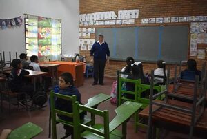 Sin almuerzo ni merienda escolar en Ayolas - Nacionales - ABC Color