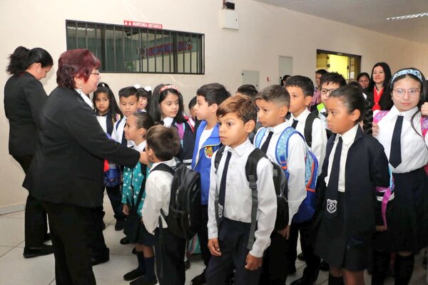 Más de 1.200.000 estudiantes de instituciones públicas comenzaron las clases - San Lorenzo Hoy