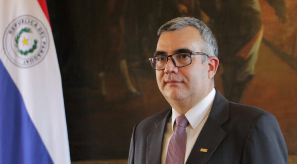 Cartera de Educación admite fracaso ante solicitud de mayor inversión de recursos