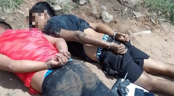 Atrapan a dos motochorros en Luque tras una persecución policial a tiros - Noticiero Paraguay