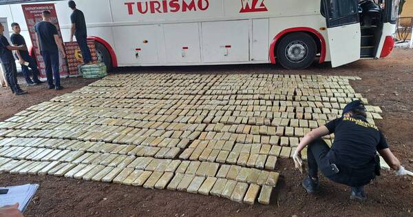La Nación / Interceptan ómnibus e incautan unos mil kilos de marihuana que iban a Uruguay